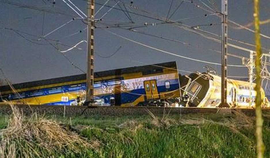 Ολλανδία: Ένας νεκρός και δεκάδες τραυματίες από τον εκτροχιασμό τρένου - Πώς συνέβη και οι πρώτες εικόνες    