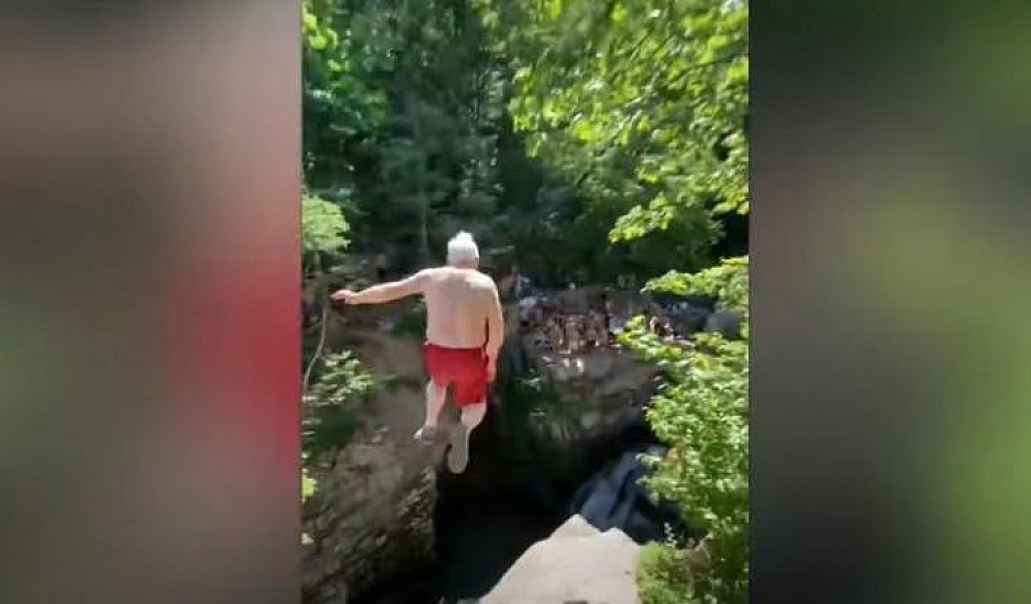 Απίθανος 73χρονος πήδηξε από λόφο στο νερό - Το viral βίντεο που τον αποθεώνουν