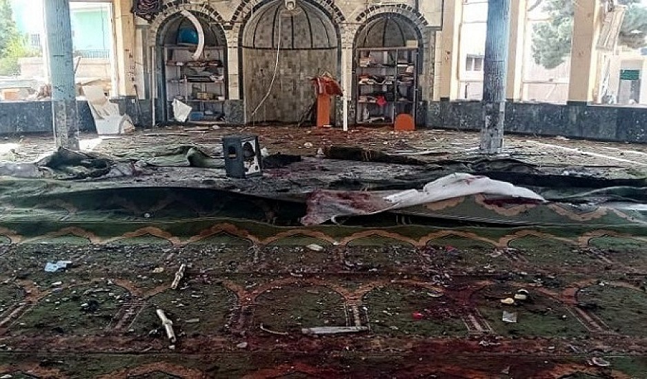 Αφγανιστάν: Δεκάδες νεκροί και τραυματίες από την έκρηξη σε τέμενος στην Κουντούζ