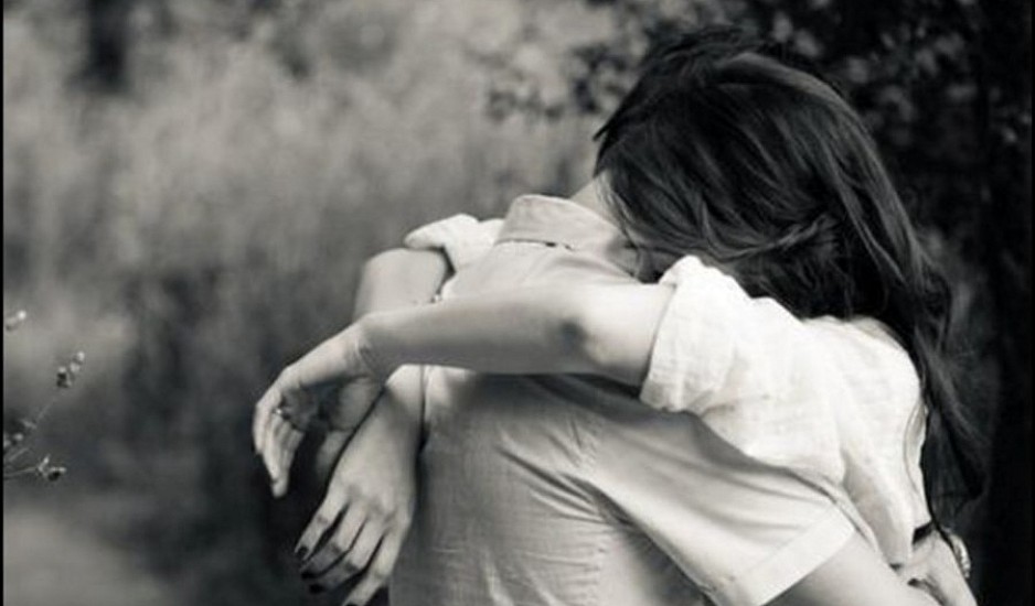 Τέσσερις λόγοι να αγκαλιάζετε το σύντροφο σας πιο συχνά