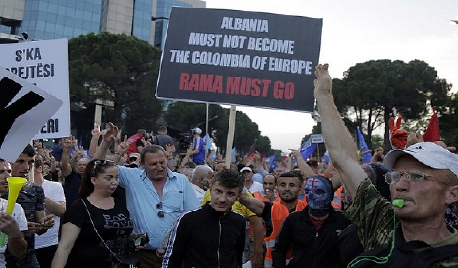 Αλβανία: Νέα διαδήλωση της αντιπολίτευσης με αίτημα να παραιτηθεί ο Έντι Ράμα