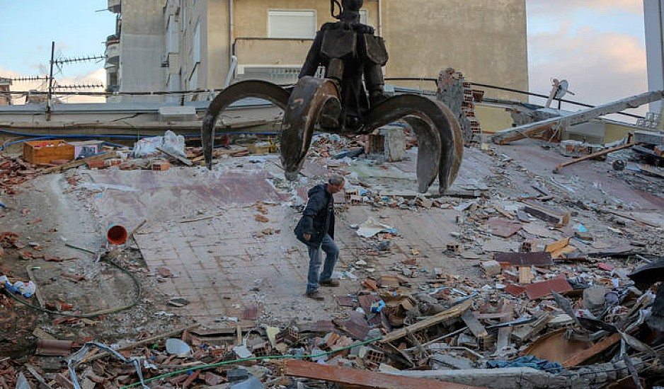 Φονικός σεισμός στην Αλβανία: Τουλάχιστον 31 νεκροί. Αγώνας στα συντρίμμια