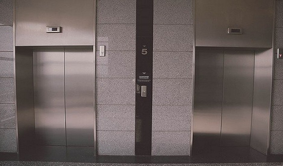 Κορονοϊός: Ακόμα και μισή ώρα παραμένει ο ιός μέσα στο ασανσέρ