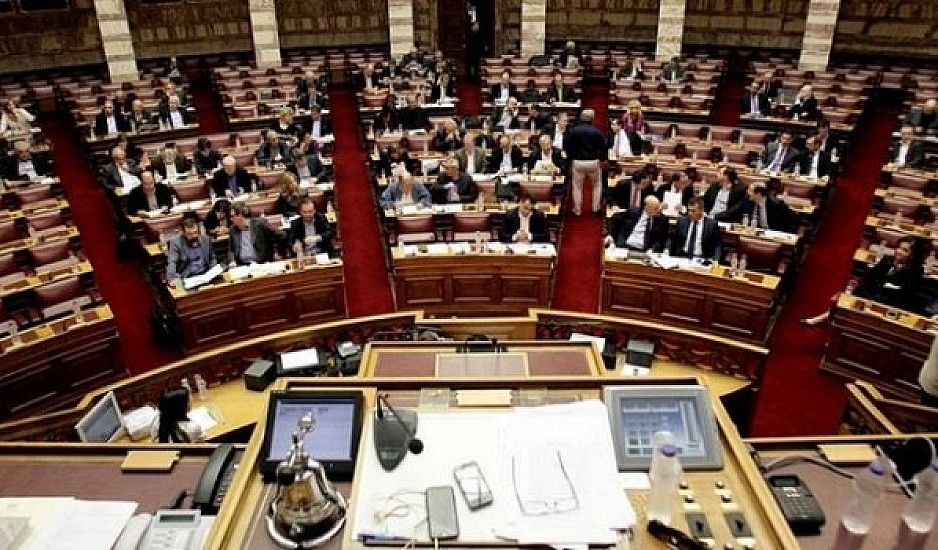 Βουλή: Κατατέθηκε η τροπολογία που απαγορεύει την κάθοδο στο κόμμα Κασιδιάρη