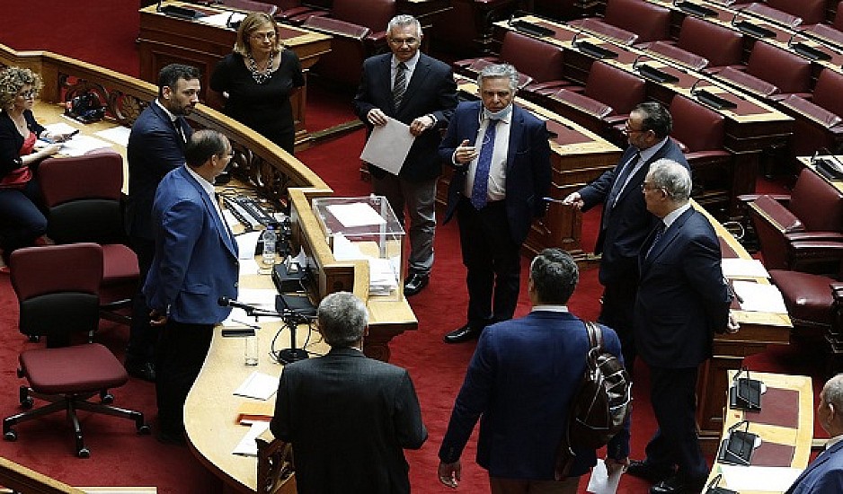 Βουλή: Ανοιξε η κάλπη από λάθος Καλογιάννη - ΣΥΡΙΖΑ: Να ακυρωθεί η ψηφοφορία