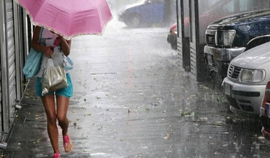 Καλλιάνος: Με ομπρέλα ως την Τετάρτη - Βελτίωση του καιρού από την Πέμπτη