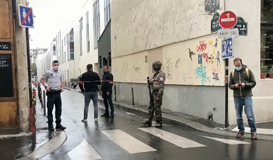 Eπίθεση με μαχαίρι έξω από τα γραφεία του περιοδικού Charlie Hebdo - 4 τραυματίες