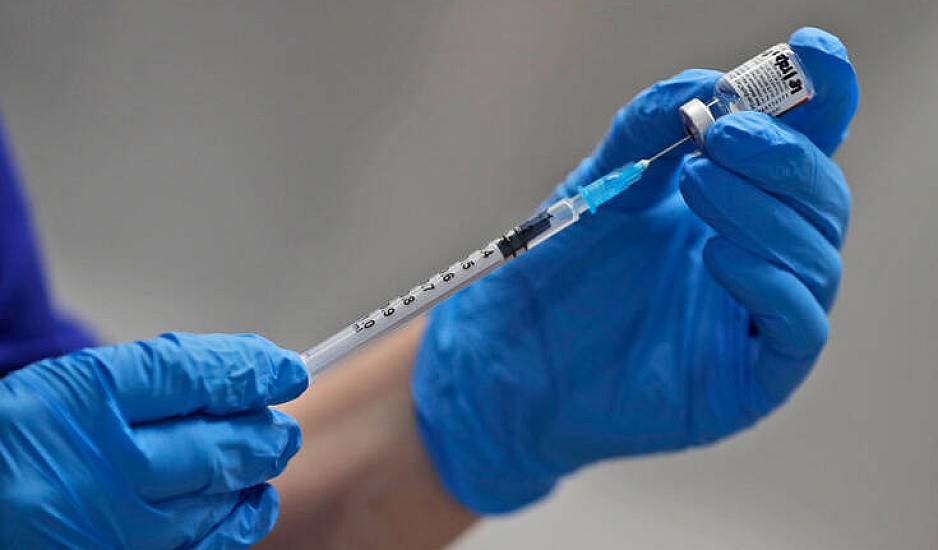 Μετάλλαξη Δέλτα: Έως και πέντε φορές μικρότερη η αποτελεσματικότητα των εμβολίων Pfizer και AstraZeneca