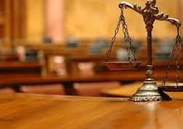 Υφυπουργός μήνυσε δημοσίους υπαλλήλους επειδή αποκάλυψαν απόπειρες νοθείας