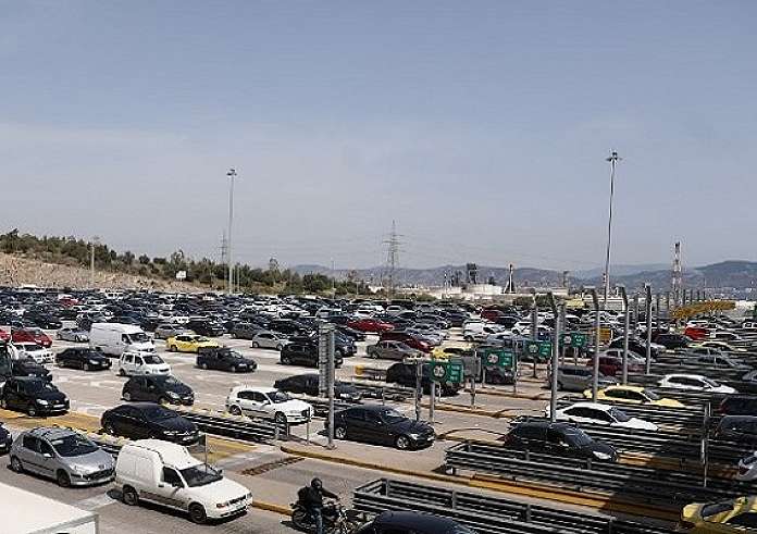 Πάσχα 2022: Ρεκόρ πενταετίας στην πασχαλινή έξοδο: Πάνω από 325.000 οχήματα έφυγαν από την Αθήνα