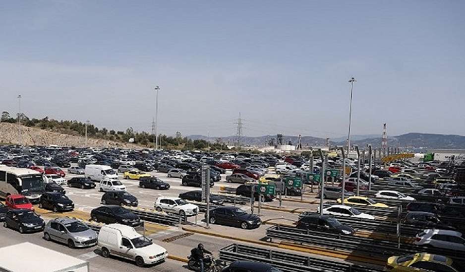 Πάσχα 2022: Ρεκόρ πενταετίας στην πασχαλινή έξοδο: Πάνω από 325.000 οχήματα έφυγαν από την Αθήνα