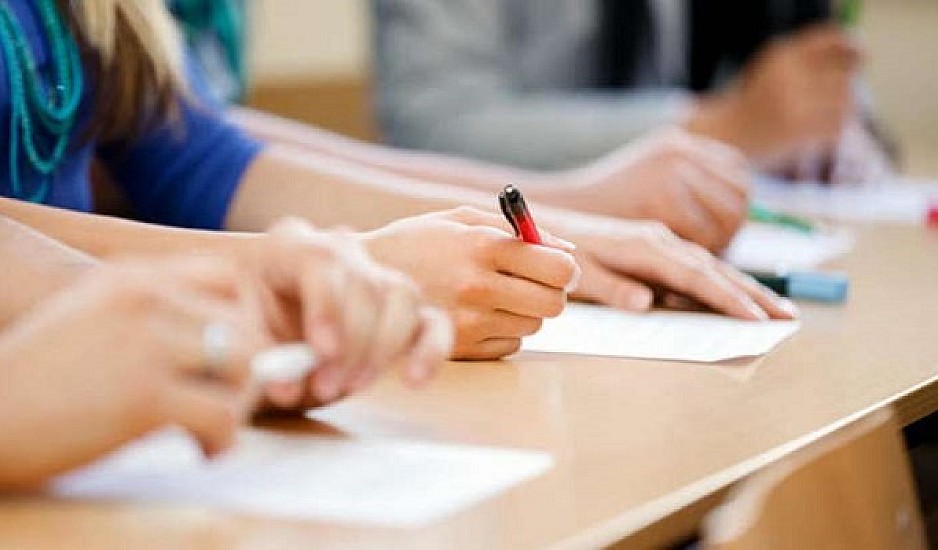 Σχολεία: Προαγωγικές και Απολυτήριες Εξετάσεις και βαθμοί β' τετραμήνου