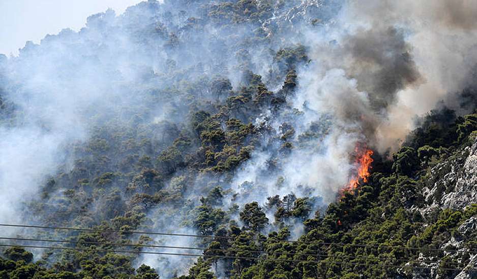 Φωτιά στις Κεχριές: Εκκενώνεται το Σοφικό. Σε κατάσταση έκτακτη ανάγκης η ανατ. Κορινθία