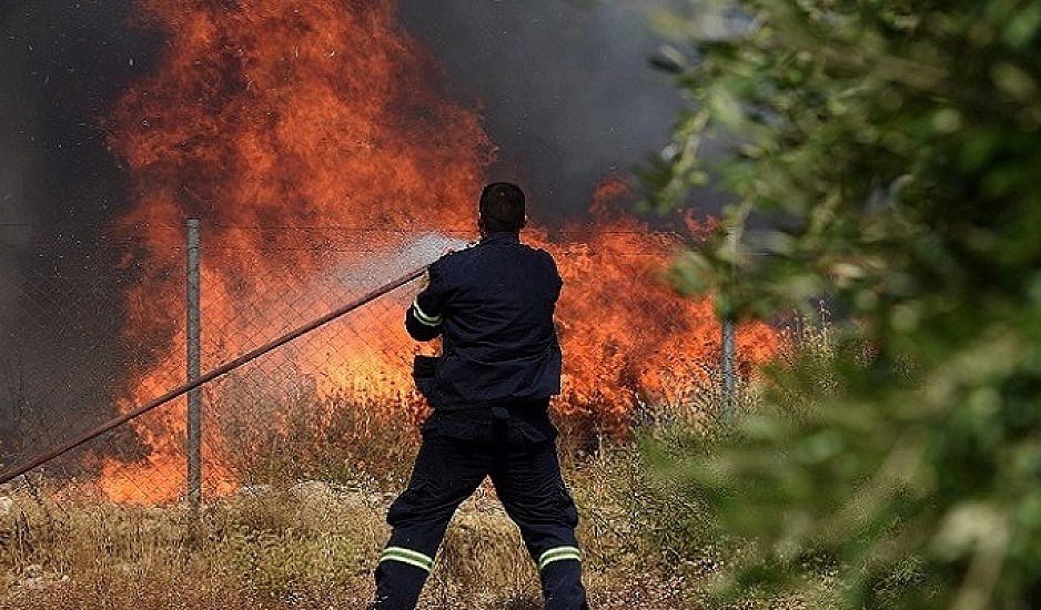 Καλύτερη εικόνα παρουσιάζει η φωτιά στην περιοχή Θυρίου Αιτωλοακαρνανίας