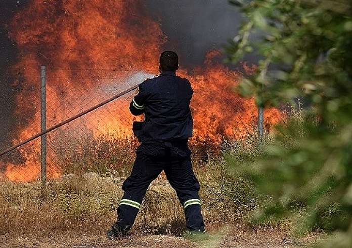 Αχαΐα: Φωτιά στη Λακκόπετρα – Μεγάλη κινητοποίηση της Πυροσβεστικής