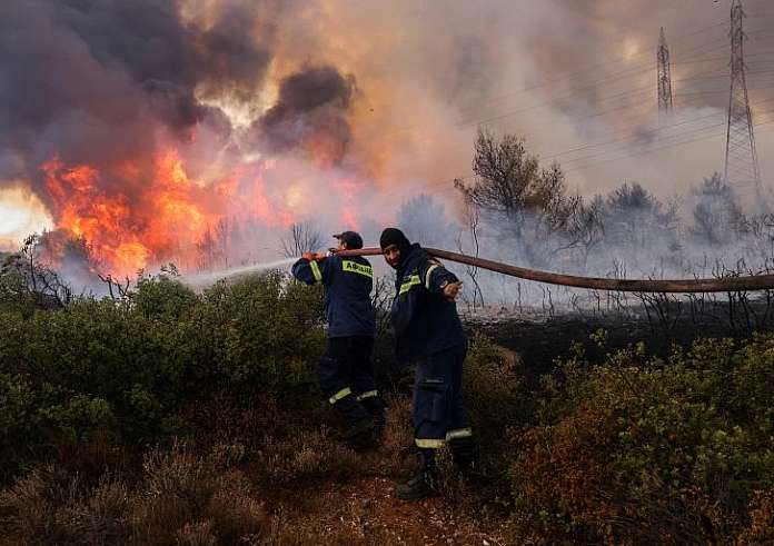 Φωτιά στο Κορωπί στην περιοχή Αγία Μαρίνα. Ήχησε το 112