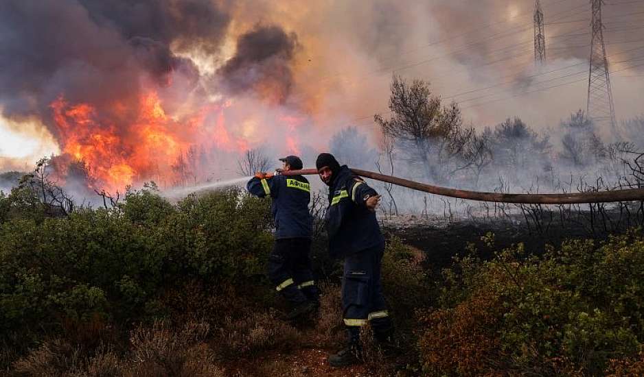 Φωτιά στο Κορωπί στην περιοχή Αγία Μαρίνα. Ήχησε το 112