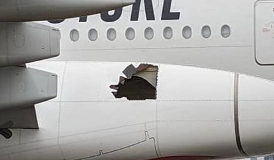 Αεροπλάνο της Emirates πετούσε για 14 ώρες με τρύπα στο πλάι