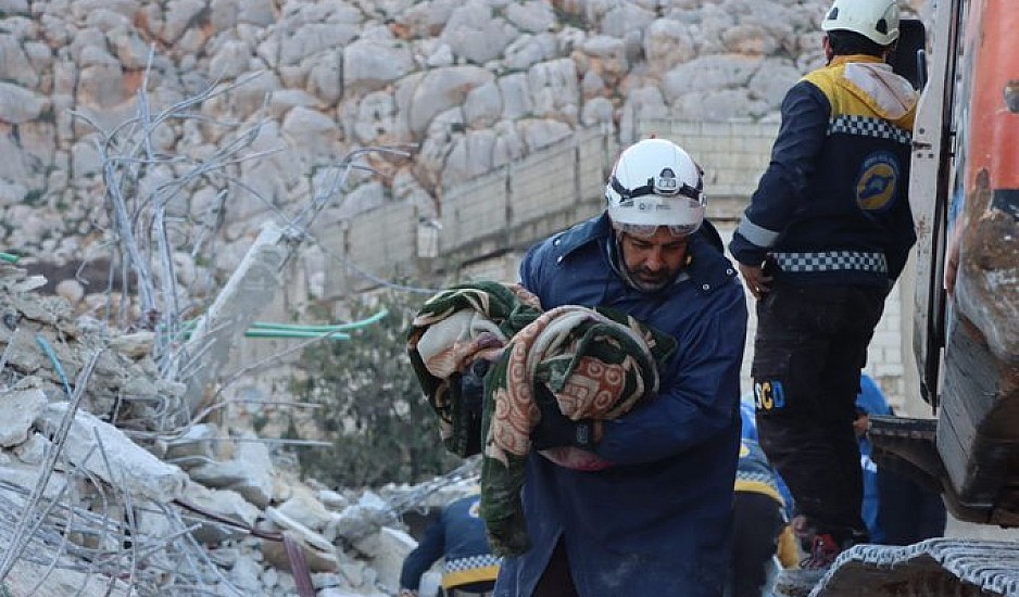 Σεισμός σε Τουρκία και Συρία: Μυρωδιά θανάτου παντού – Διασώστες εκλιπαρούν για προμήθειες