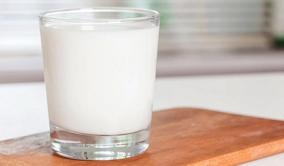 Γιατί πρέπει να μην βάζετε το γάλα στην πόρτα του ψυγείου το καλοκαίρι