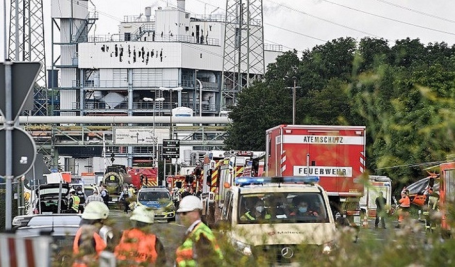 Γερμανία: Ένας νεκρός, 16 τραυματίες και 4 αγνοούμενοι από έκρηξη σε εργοστάσιο επεξεργασίας απορριμμάτων