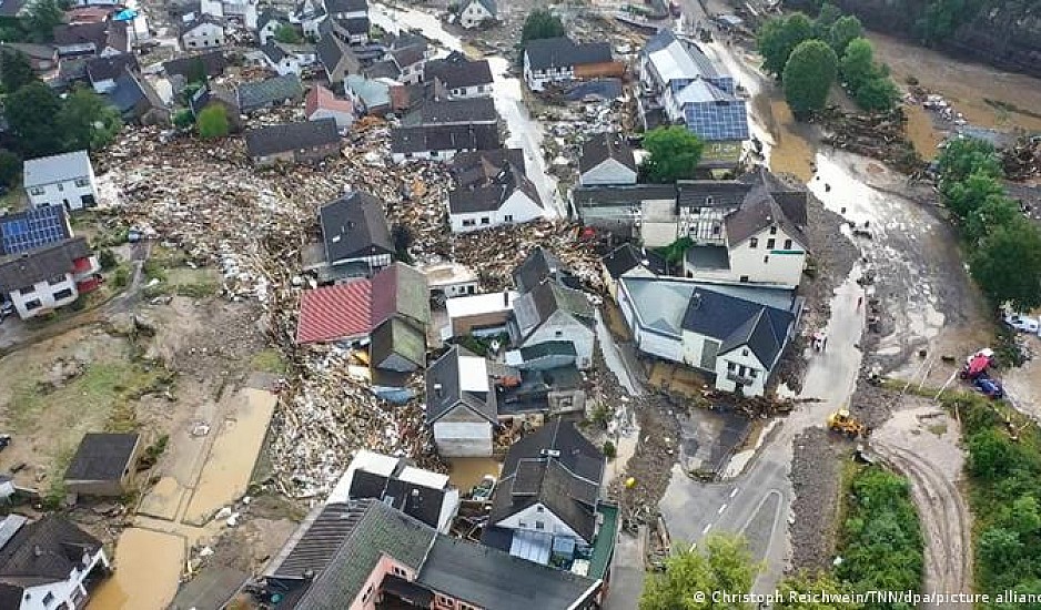 Γερμανία-πλημμύρες: Σοκαρισμένη η Μέρκελ - Θα μείνουμε στο πλευρό σας