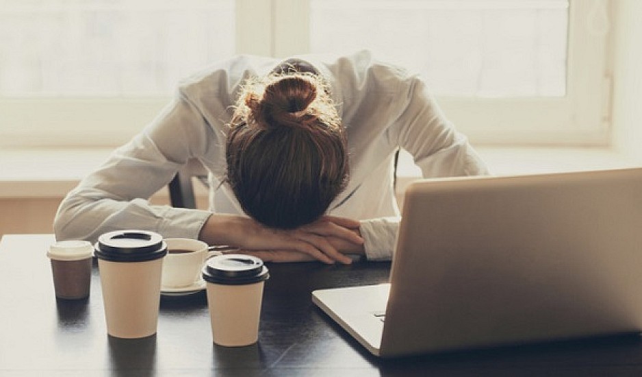 Νιώθετε συνεχώς κούραση; 10 πιθανοί λόγοι υγείας
