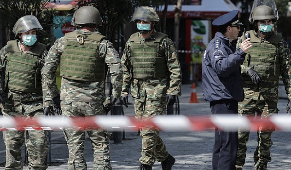 Κρανίδι: Επί ποδός ο στρατός. Στήνουν σκηνές έξω από το ξενοδοχείο για τα 150 κρούσματα