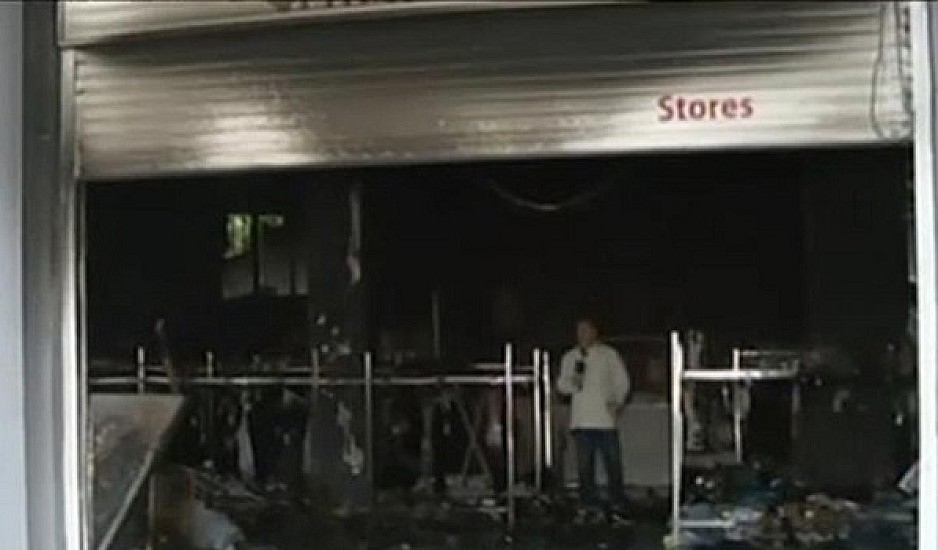 Πυρκαγιά σε κατάστημα ένδυσης στη Λυκόβρυση