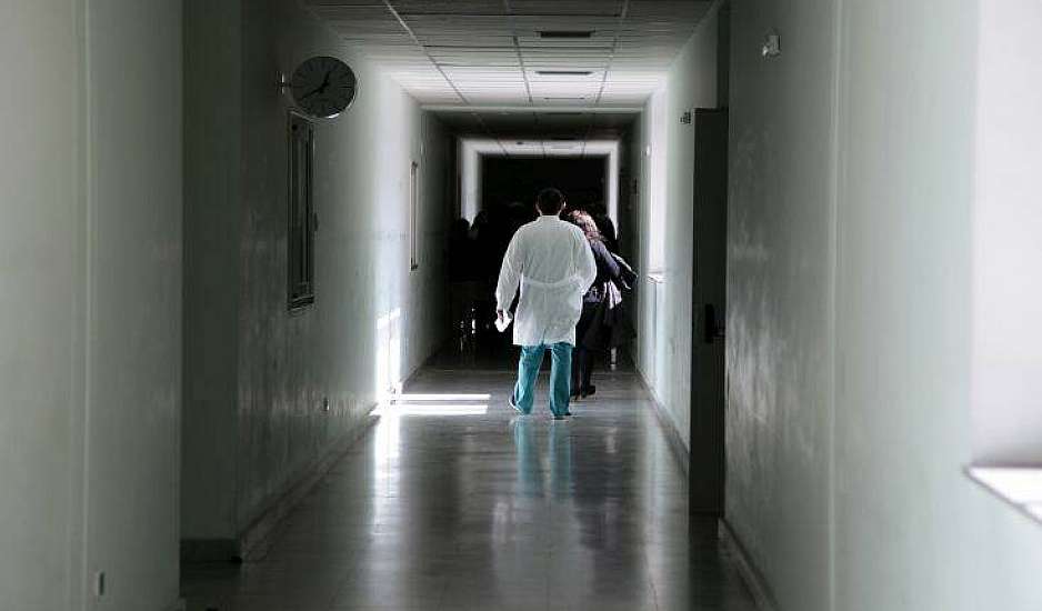 Στο Νοσοκομείο Λαμίας 16χρονη με κορονοϊό