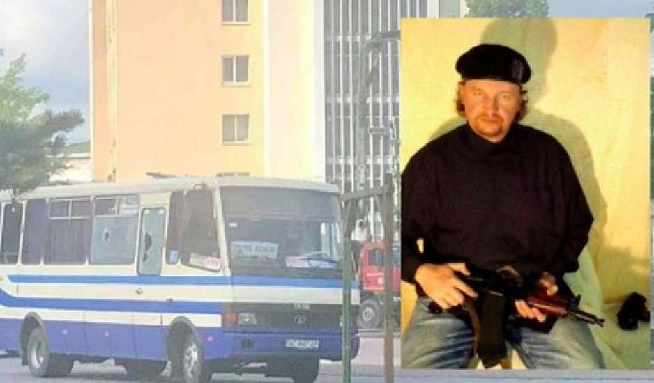 Άνδρας με εκρηκτικά και όπλα κρατά  20 ομήρους σε λεωφορείο στην Ουκρανία - Ακούστηκαν πυροβολισμοί