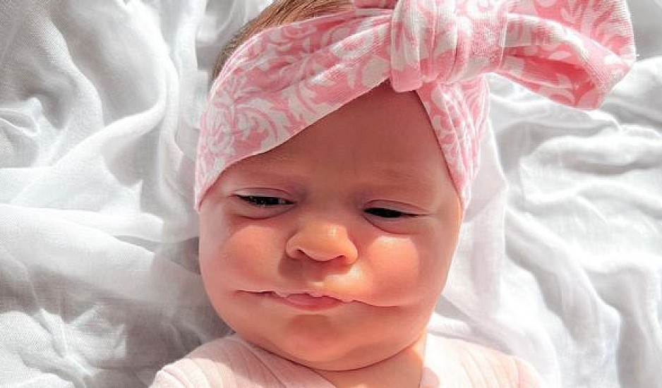 Viral στο TikTok το μωρό με το μόνιμο χαμόγελο στο πρόσωπο