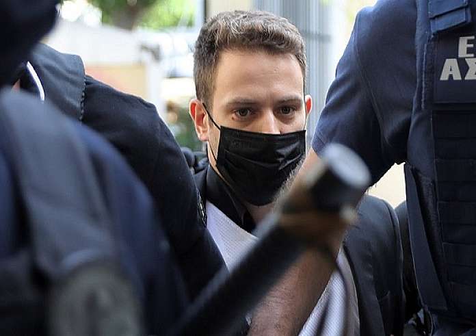 Εγκλημα Γλυκά Νερά: Η πρώτη φωτογραφία του πιλότου μέσα από τη φυλακή