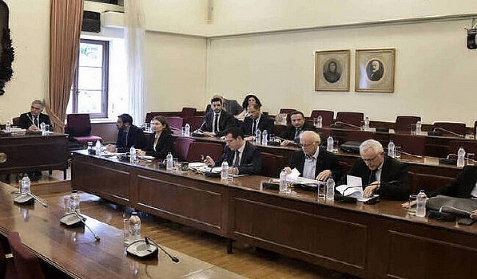 Προανακριτική: Απορρίφθηκε αίτημα εξαίρεσης του Πλεύρη - Απέχει ο ΣΥΡΙΖΑ από την εξέταση