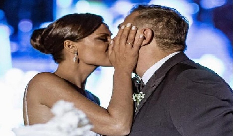 Yβόννη Μπόσνιακ: Τα δάκρυα συγκίνησης στο γάμο της με την αγαπημένη της φίλη