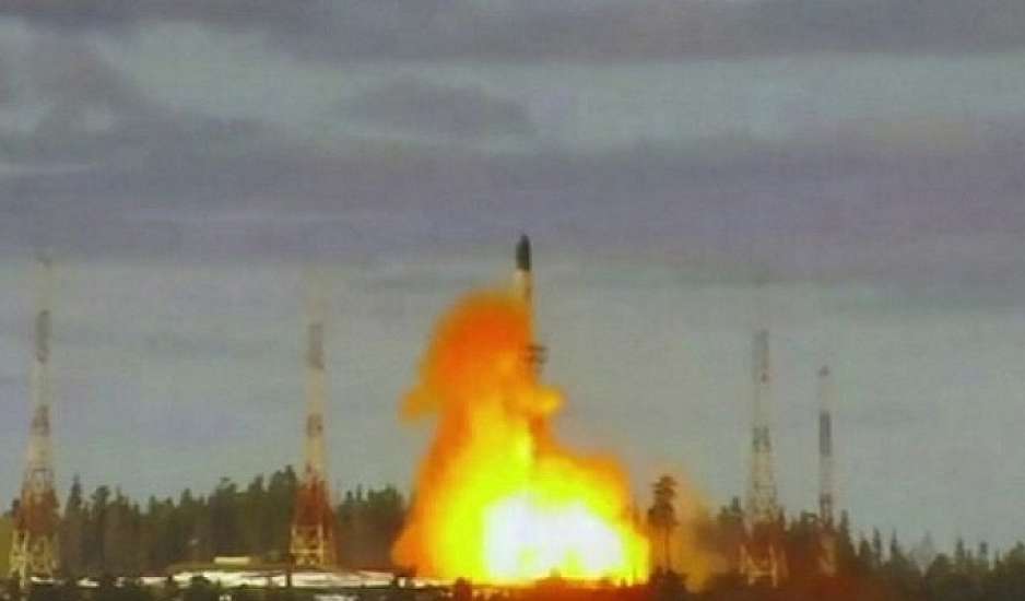Η Μόσχα θα αναπτύξει τους πρώτους βαλλιστικούς πυραύλους Sarmat, ικανούς να φέρουν πυρηνικές κεφαλές