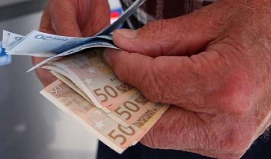 Συντάξεις Αυγούστου: Πλησιάζουν οι πληρωμές - Τι ώρα τα χρήματα στην τράπεζα
