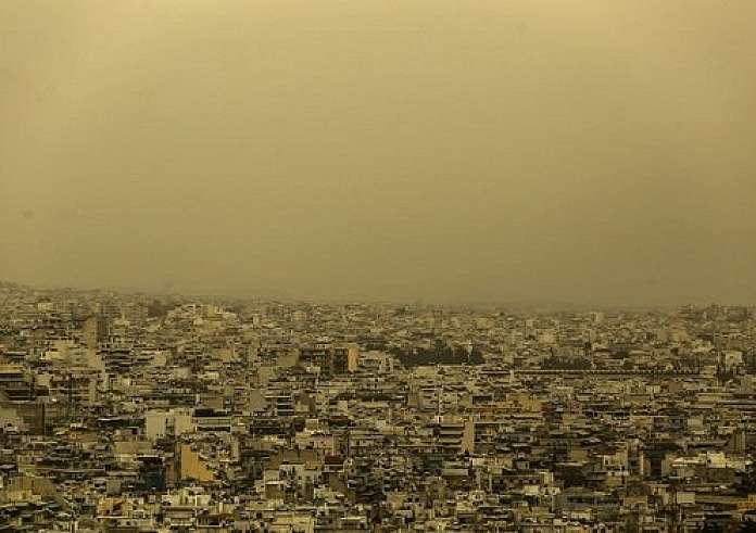 Καιρός: Ποιες περιοχές θα «πνίξουν» η αφρικανική σκόνη και οι υψηλές θερμοκρασίες