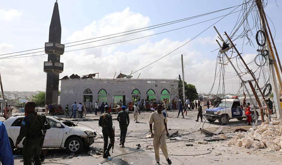Δεκάδες νεκροί από επίθεση αυτοκτονίας με παγιδευμένο αυτοκίνητο σε ξενοδοχείο της Σομαλίας