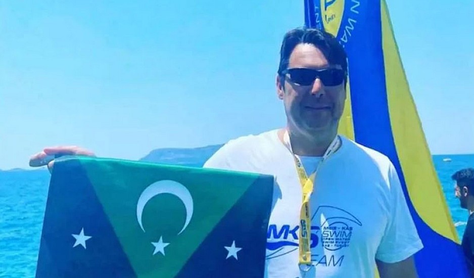 Νέα τουρκική πρόκληση: Αντιδήμαρχος φωτογραφήθηκε με τη σημαία της Ανεξάρτητης Δυτικής Θράκης