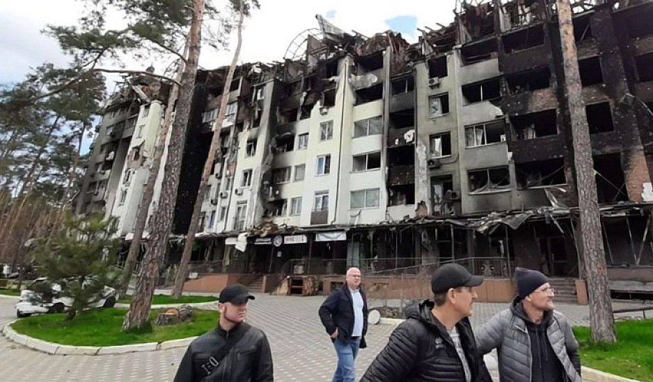 Ουκρανία: Πύραυλος χτύπησε πολυκατοικία στην Οδησσό – Τουλάχιστον 14 νεκροί, ανάμεσά τους και παιδιά