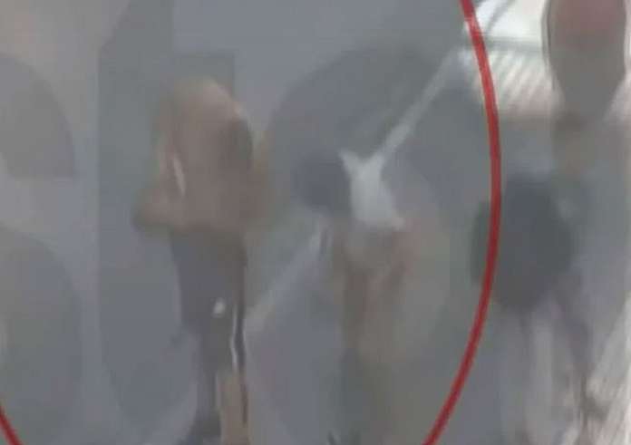 Προσπάθησε να πνίξει το παιδί του επειδή τσακώθηκε με την γυναίκα του – Εξοργίζει το περιστατικό στο κέντρο της Αθήνας