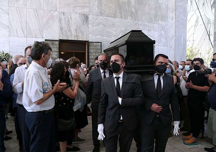 Ηλίας Νικολακόπουλος: Συγγενείς, φίλοι και συνεργάτες είπαν το τελευταίο αντίο