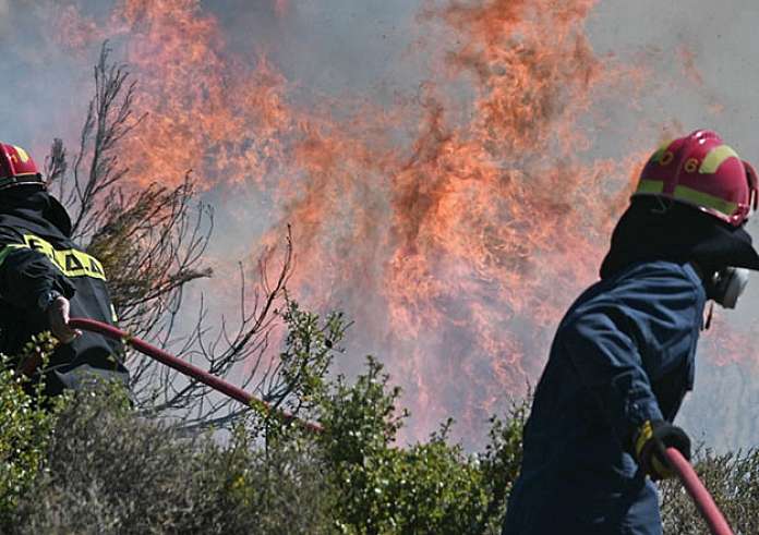 Άργος: Λήστεψαν πυροσβέστες που έδιναν μάχη με την φωτιά