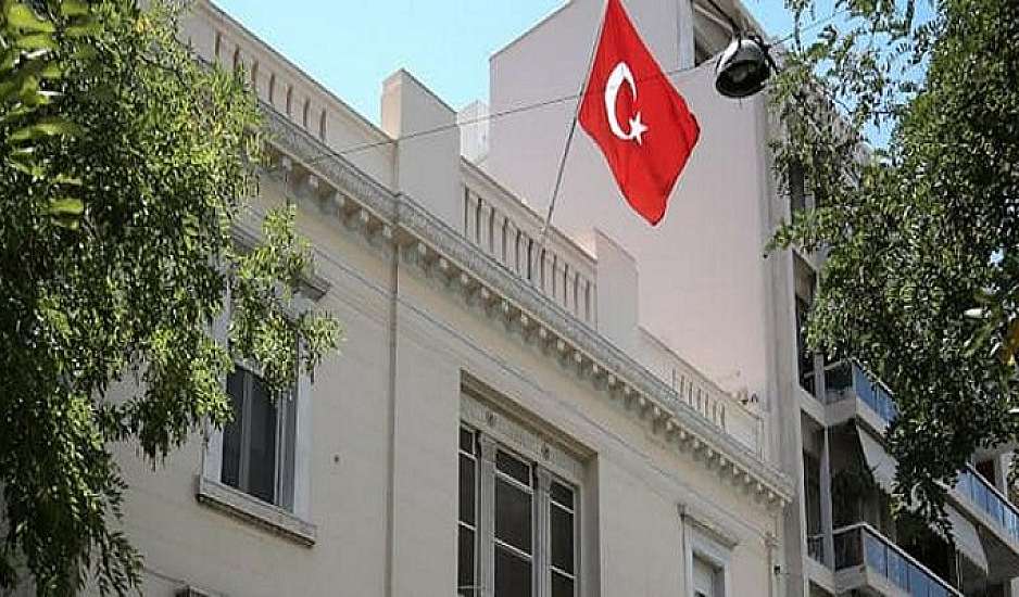 Δυο συλλήψεις για τα τρικάκια έξω από την τουρκική πρεσβεία