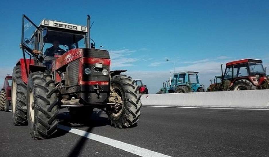 Ποινική δίωξη κατά 10 αγροτών για το μπλόκο στη Νίκαια