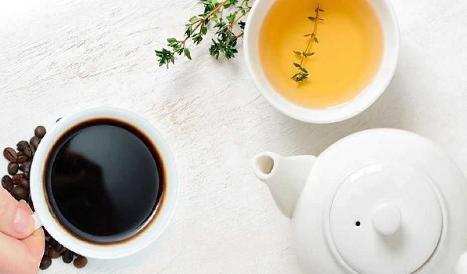 Τι θα συμβεί στο σώμα μας αν πίνουμε μόνο καφέ και τσάι;