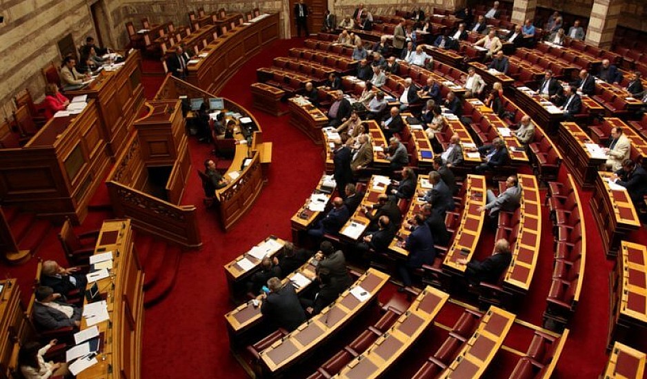 Απέχουν από την ψηφοφορία για Παπαγγελόπουλο ΚΚΕ και ΜέΡΑ25 – Αποχώρησαν από τη Βουλή