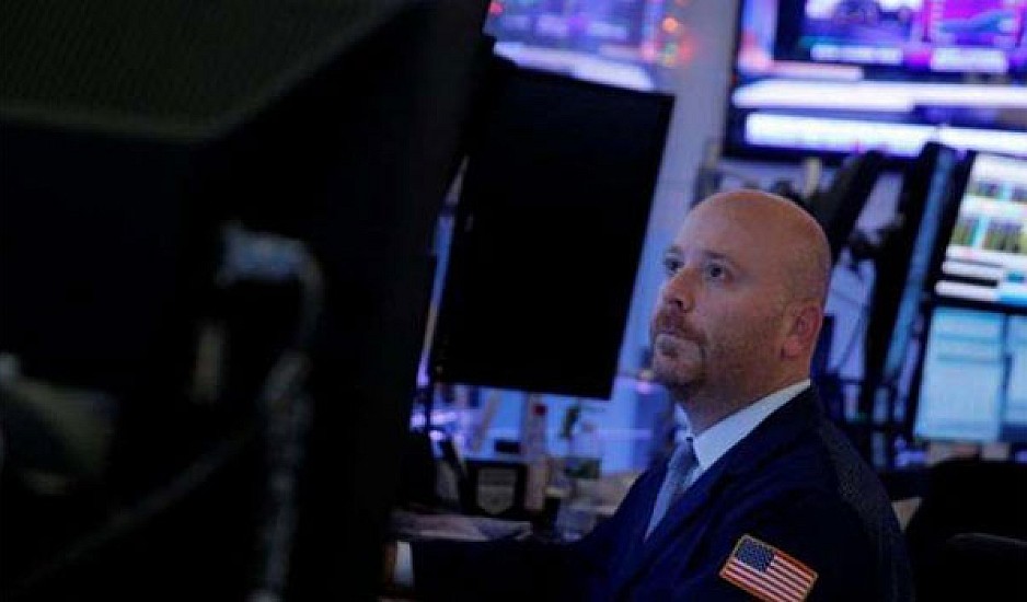 Ανησυχίες για την παγκόσμια οικονομία κοκκίνισαν τη Wall Street
