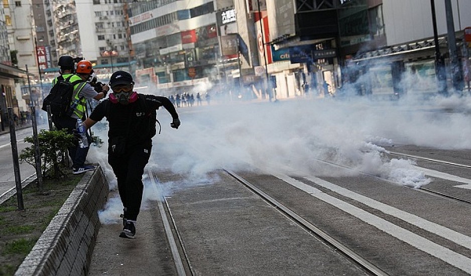 Χονγκ Κονγκ: Η αστυνομία εκτόξευσε δακρυγόνα εναντίον διαδηλωτών